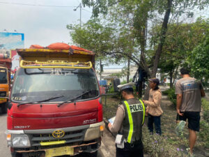gresik truk