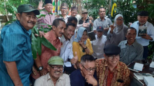 PUISI WARUMAS
